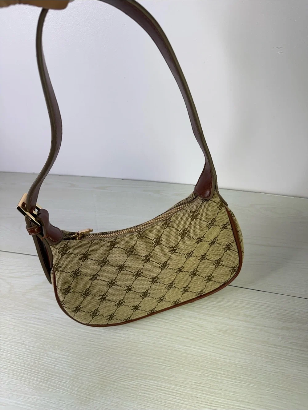 MANGO Logo Print Shoulder Bag in brown jacquard monogram - Picture 5 of 10